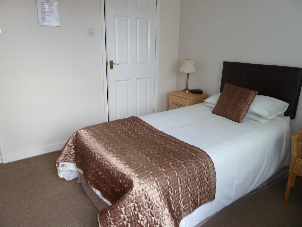 The Winsford Lodge Bagian luar foto